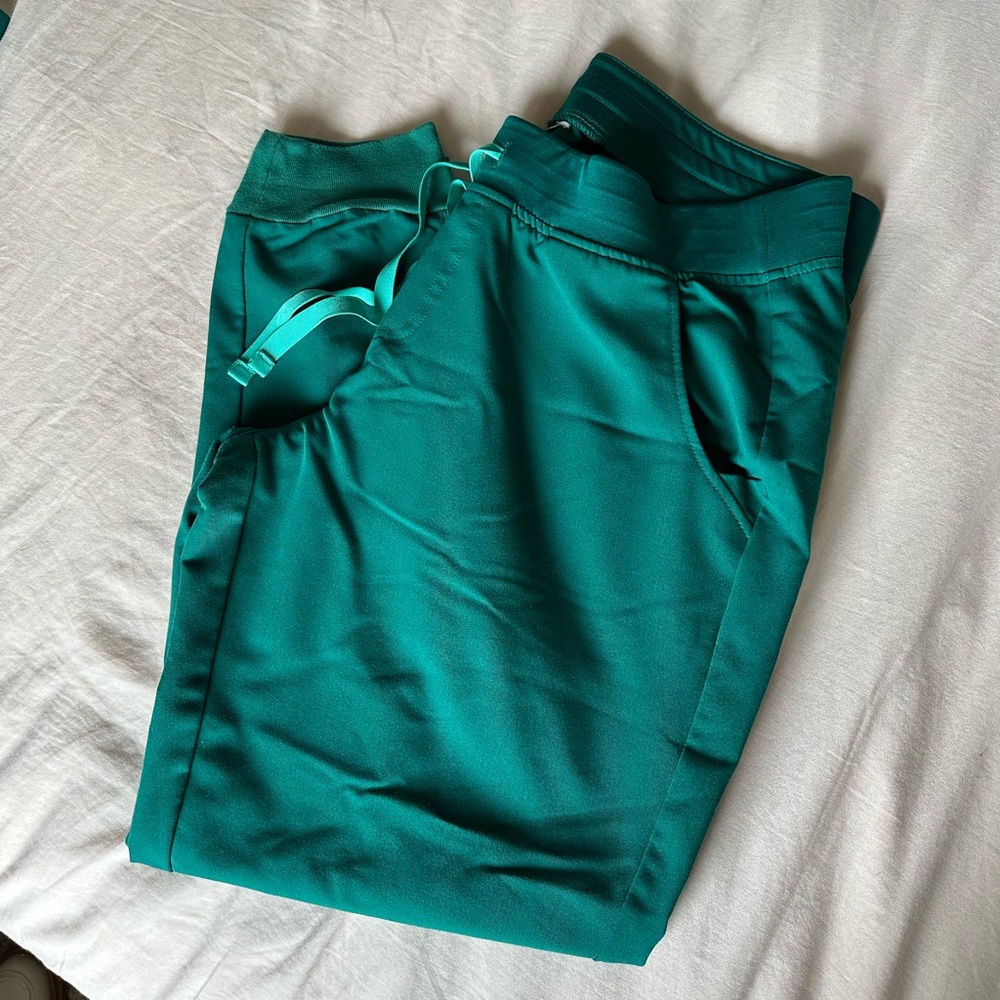 Hunter green L/P Figs Zamora jogger